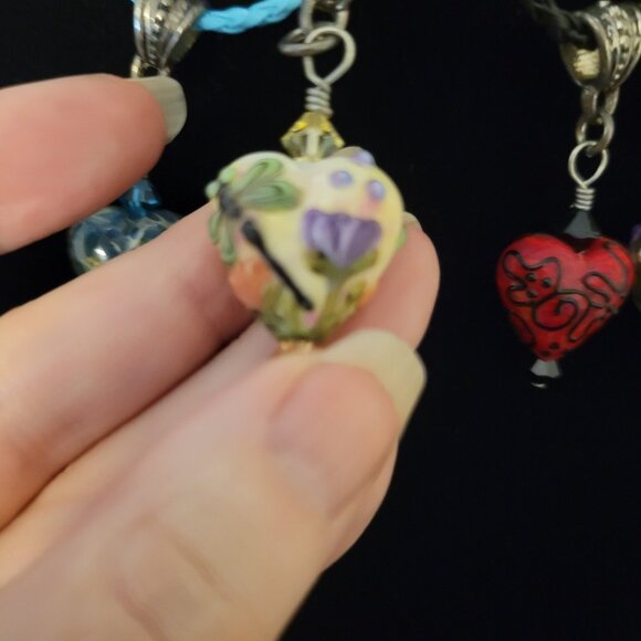 Lot of 4 Glass Heart Bead Corded Necklaces - Picture 4 of 13